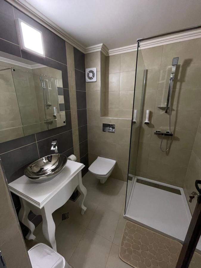Conacul Pestera Ursilor Chiscau Exteriör bild