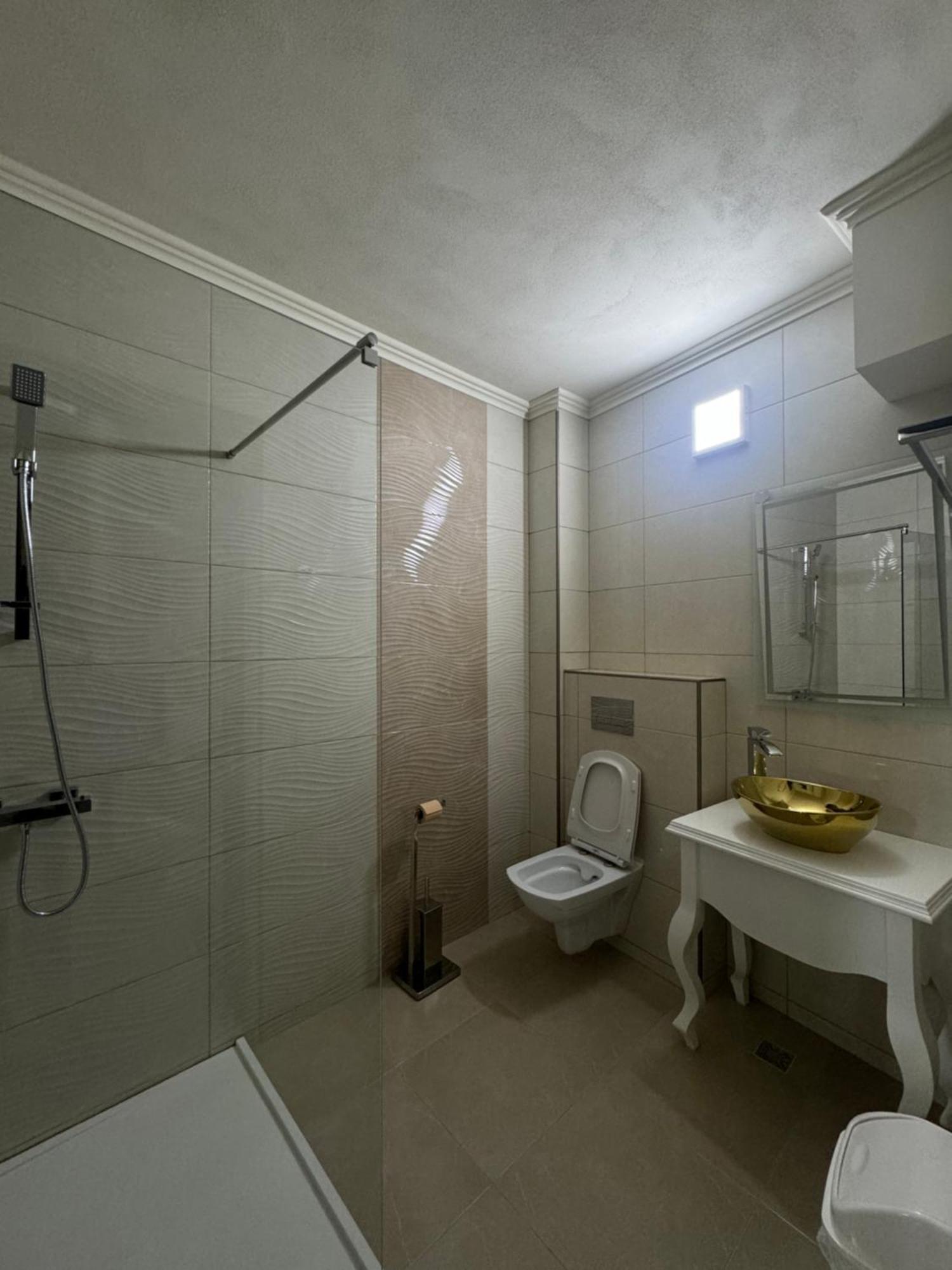 Conacul Pestera Ursilor Chiscau Exteriör bild